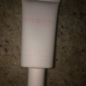 Kylie skin spf 40 face sunscreen
